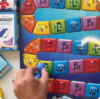If correct, move a Squishy Pal to the matching color.
